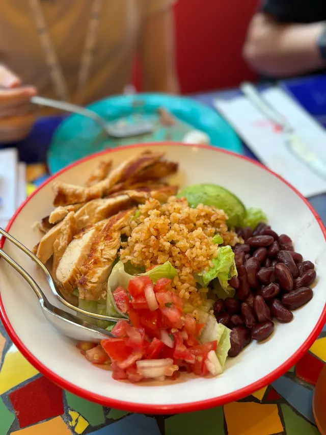 CHICKEN BURRITO BOWL