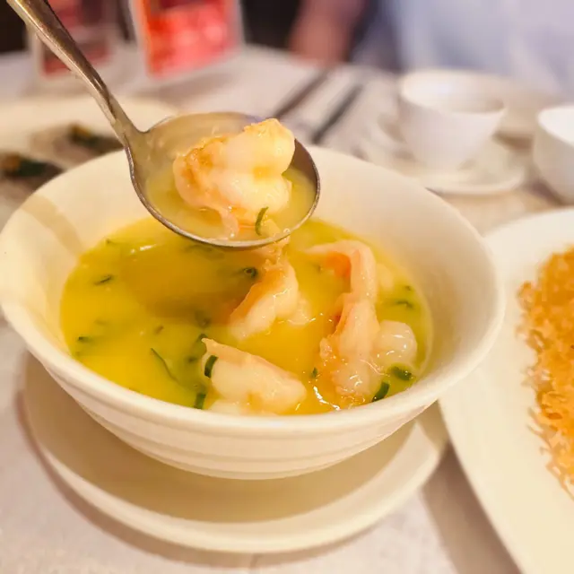 上湯牛油大蝦球煎脆米粉底