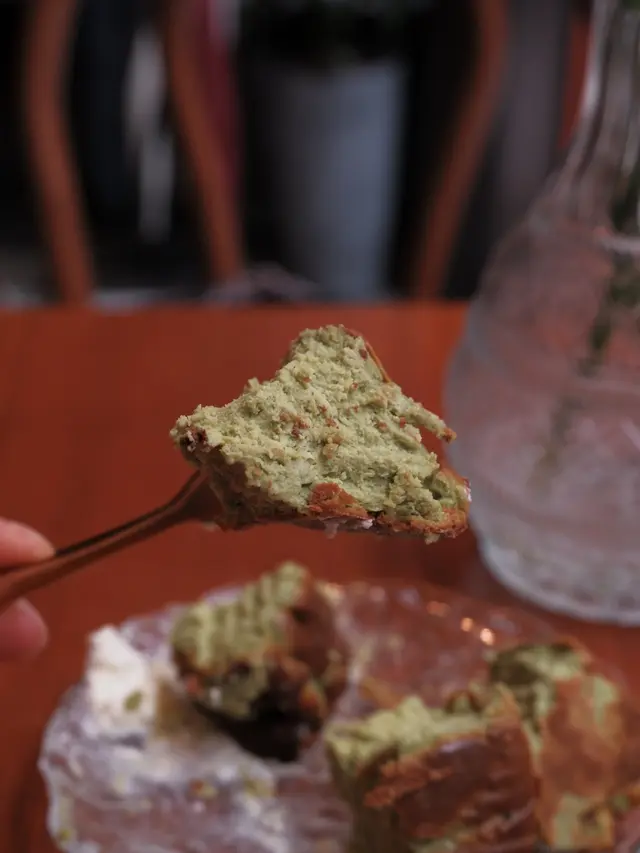 自家製開心果巴斯克芝士蛋糕