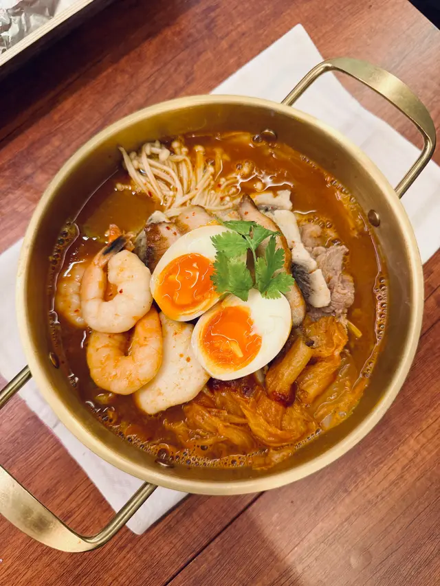 鮮濃蝦湯泡菜鍋