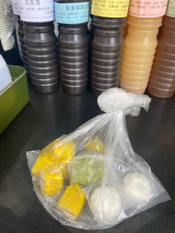 鯊魚肉燒賣、芫荽餃、菠菜餃