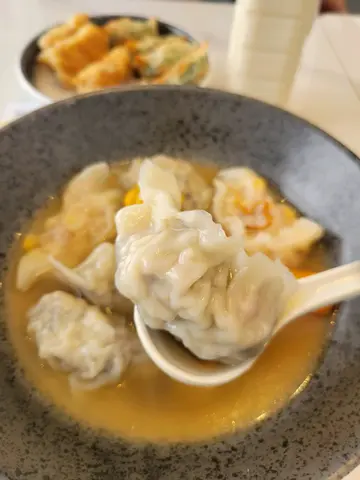 椰菜冬菇云耳猪肉饺