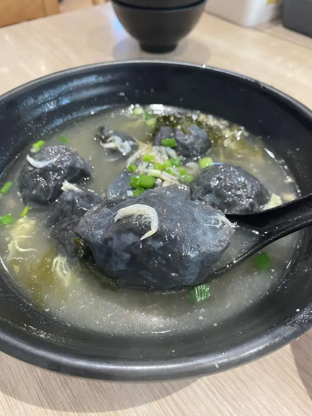 墨魚荸薺餃