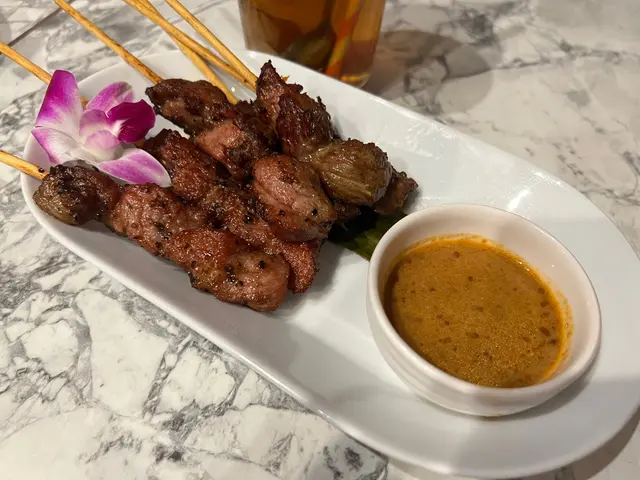 🔸炭燒牛肉、豬肉串燒沙嗲