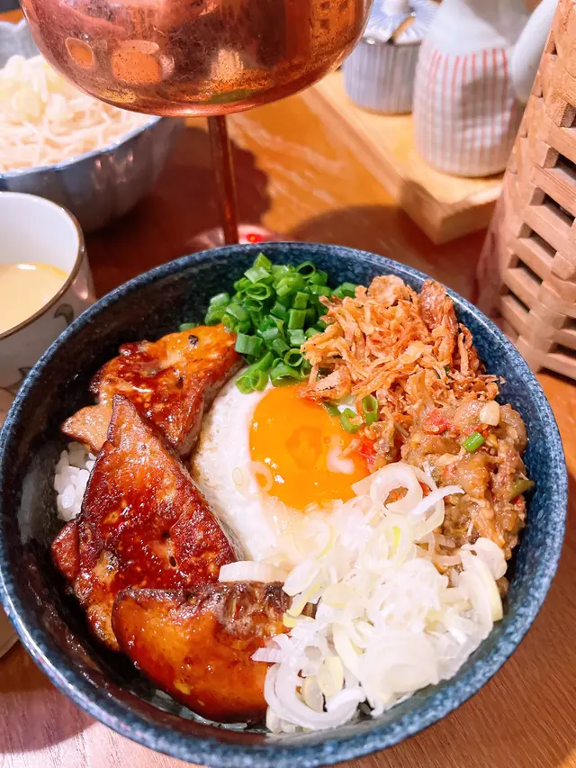 老闆娘鵝肝煎蛋撈飯