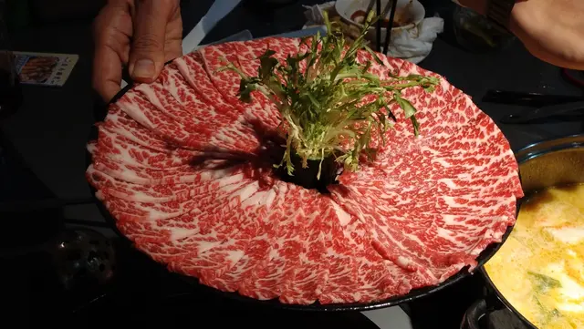 手切極品肥牛 (大)