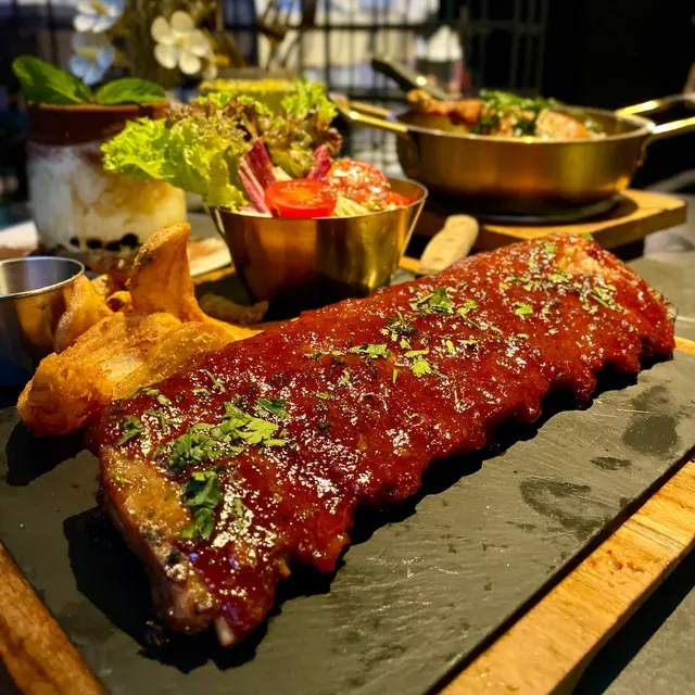 自家制醬香豬仔骨