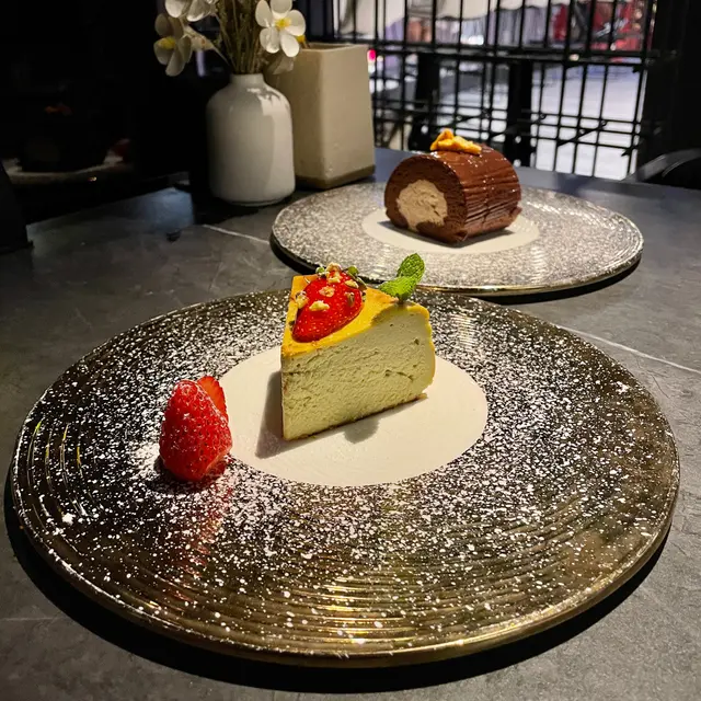 開心果巴斯克芝士蛋糕