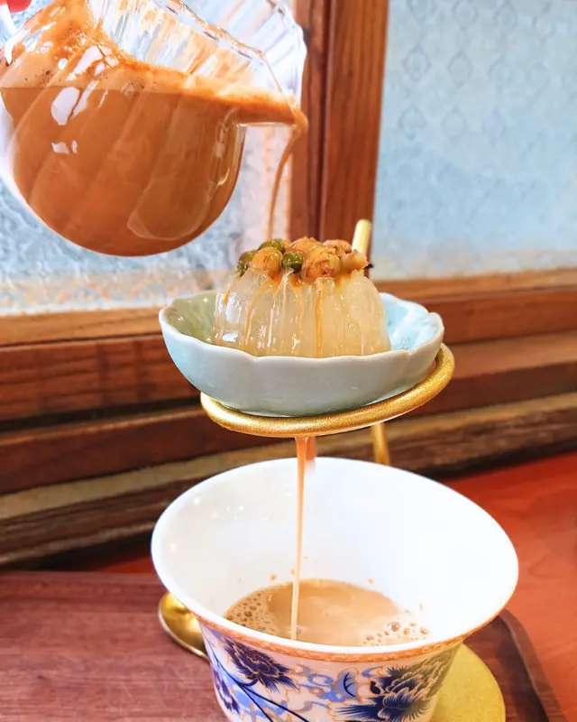 山茶花冰球拿鐵