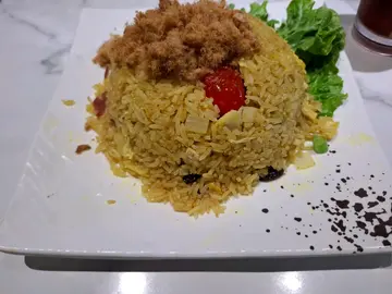 菠蘿肉鬆雞肉飯