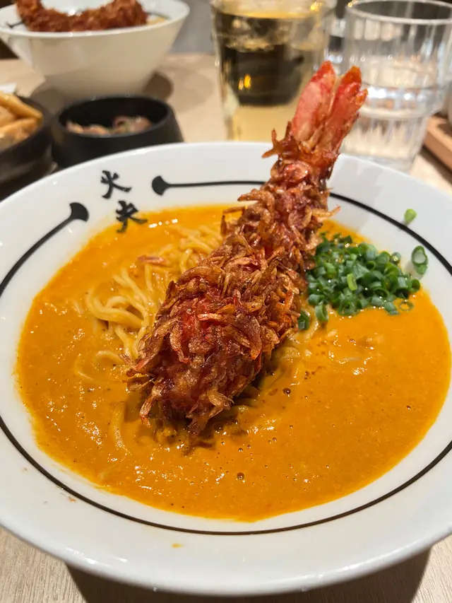 櫻花蝦脆外皮加以內裡虎蝦