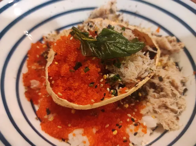 蟹籽蟹肉蓋飯配松葉蟹甲羅燒