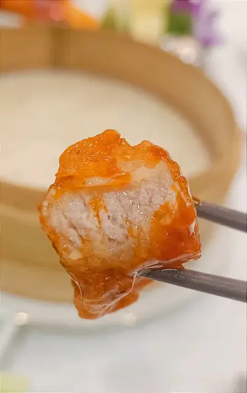 新鮮菠蘿拔絲咕嚕肉