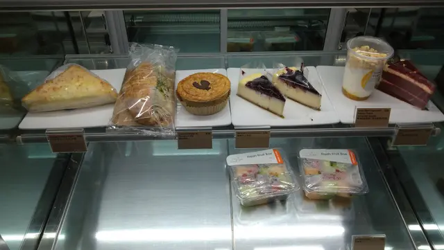 到週末下午,這間分店食物款式選擇不多