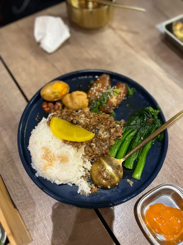 招牌鐵路便當滷水雙拼(雞翼&豆腐)