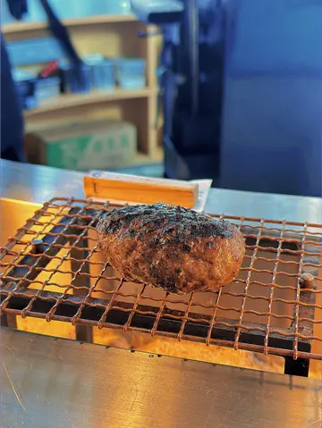 现烤牛肉汉堡扒