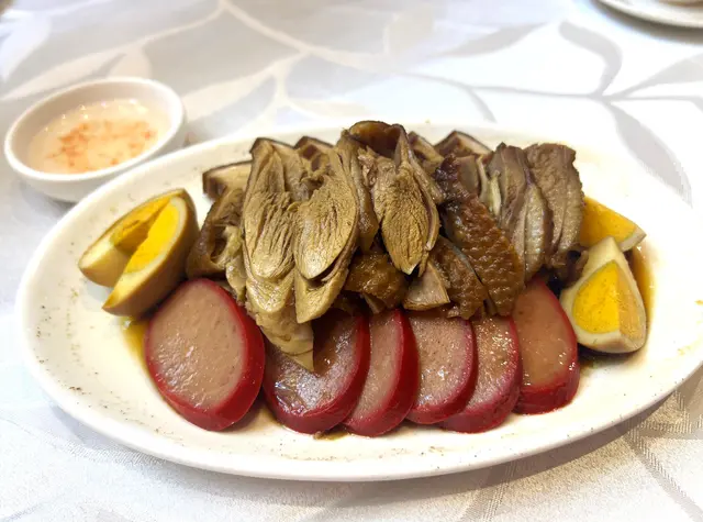 紅腸, 鵝腎, 滷蛋, 豆腐