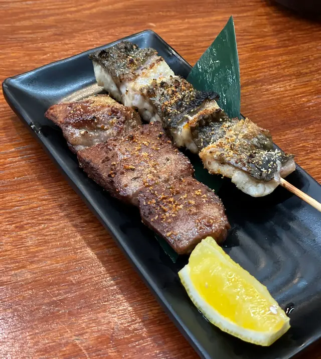 鹽燒牛舌芯 ($45)& 鹽燒白鱔串 ($68)