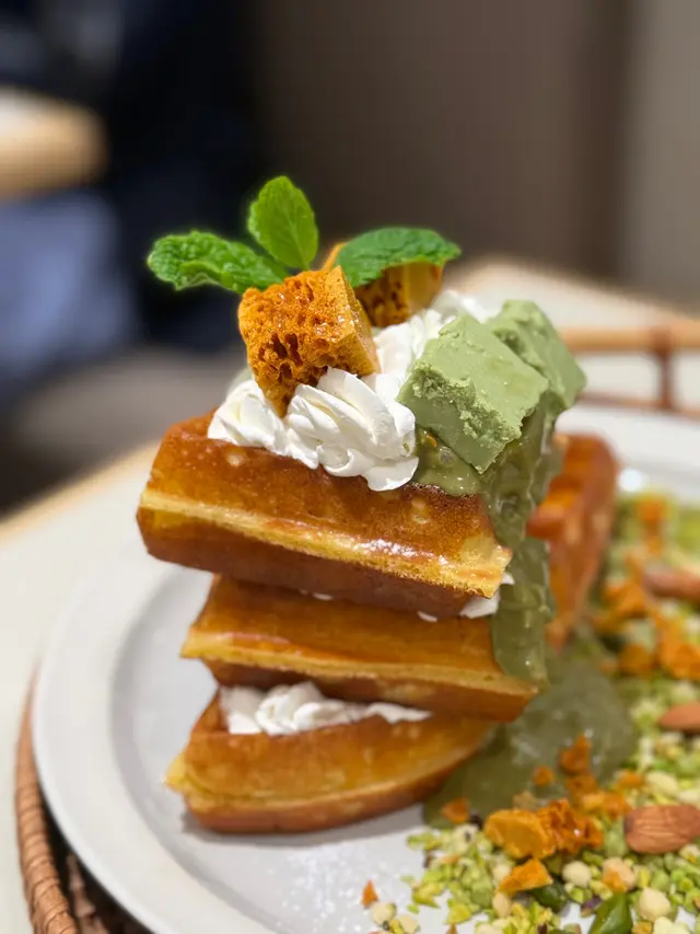 開唔開心試咗先知嘅開心果蜜糖窩夫