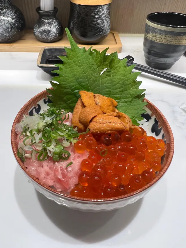海膽魚子丼