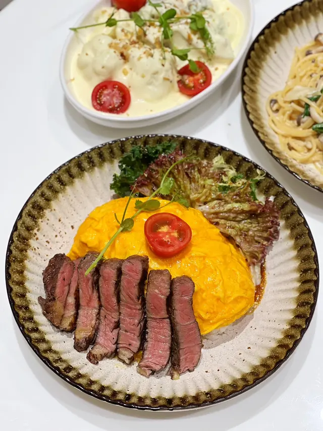 紐西蘭熟成西冷蛋包飯配照燒汁