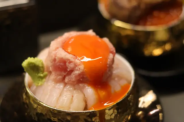 桃丼。月見海老拖羅蓉