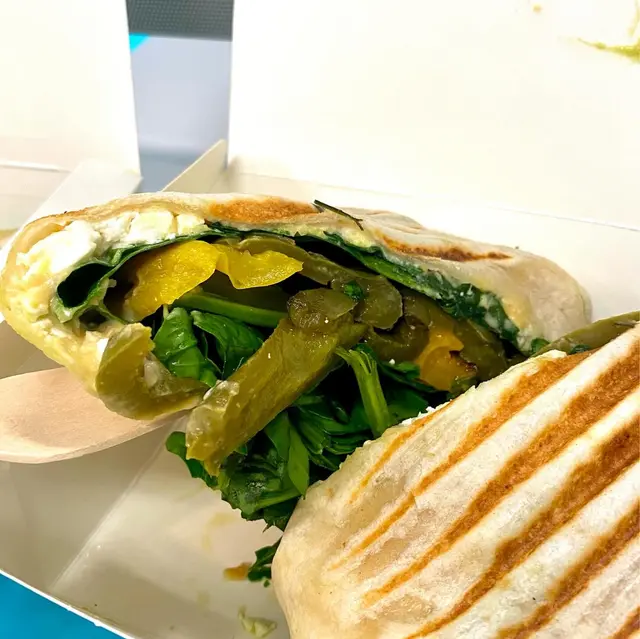 hummus  wrap