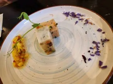 法式凍龍蝦肉醬配芒果莎莎