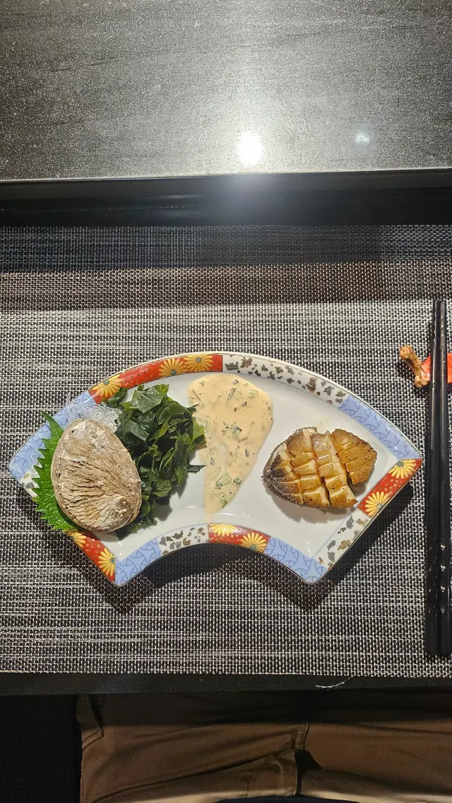 原隻鮮活南非鲍魚