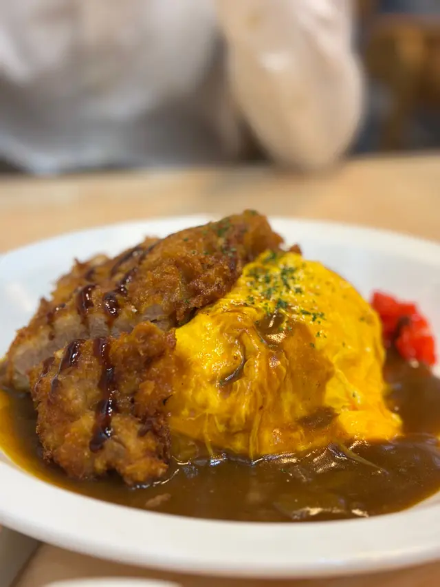 吉列豬扒咖哩蛋包飯