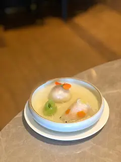 上湯金魚餃配水晶球