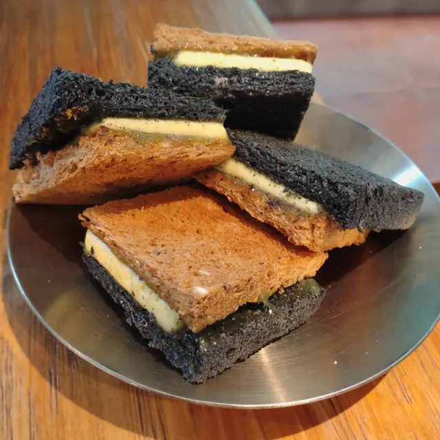 斑蘭咖央多士
