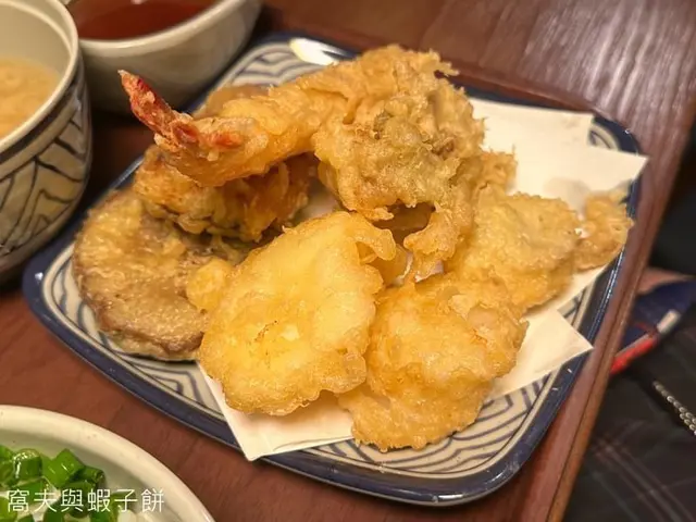 自選天婦羅:有鰻魚、廣島蠔、鮮帶子、黑虎蝦、帆立貝、牛肉餅和墨魚片