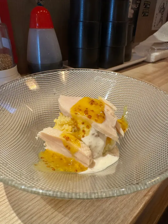 ✨ 【慢煮雞沙律】$38 ✨
✅ 作開胃冷盤一流
✅ 兩塊雞好滑而Juicy,同沙律醬又好夾
✅ 作為薯仔控🤤,一定要試吓傳說中嘅球體薯仔及薯蓉混合,軟綿綿