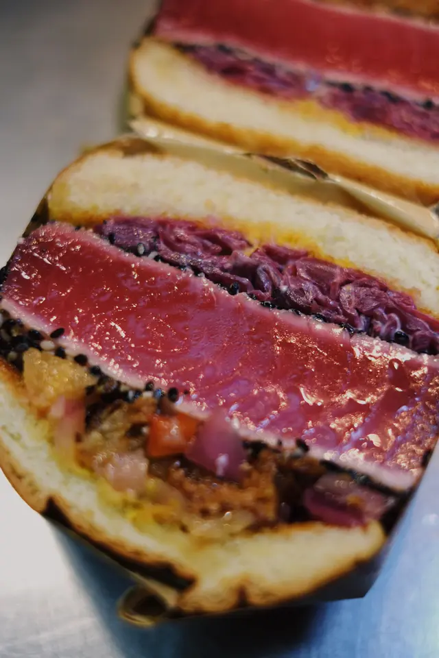 烤吞拿魚扒莎莎漢堡