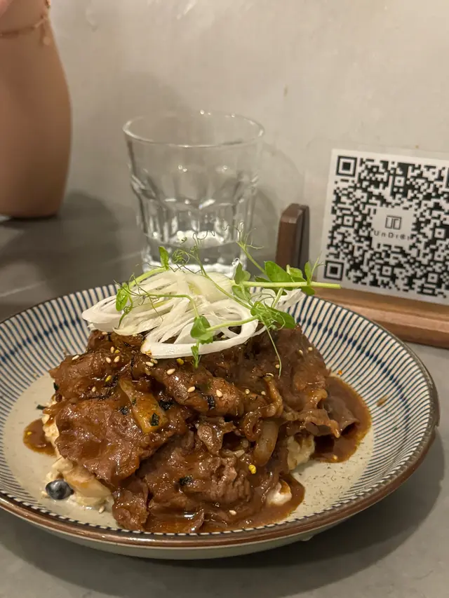 關西牛肉燒配牛肝菌意大利飯
