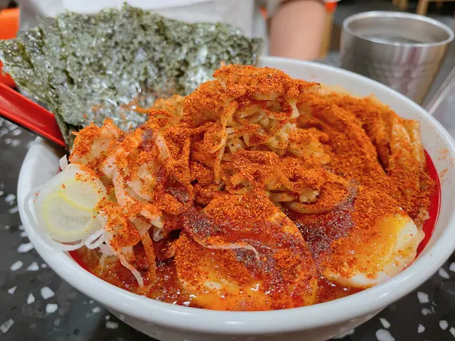 特盛紅色暴雨拉麵