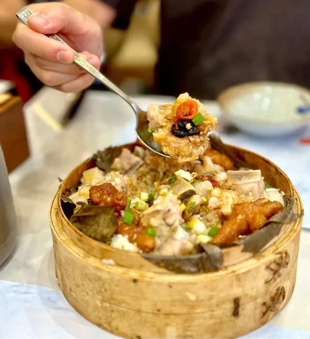 籠仔鳳爪排骨飯