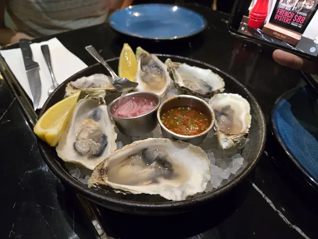 FRENCH OYSTERS 生蠔 6隻