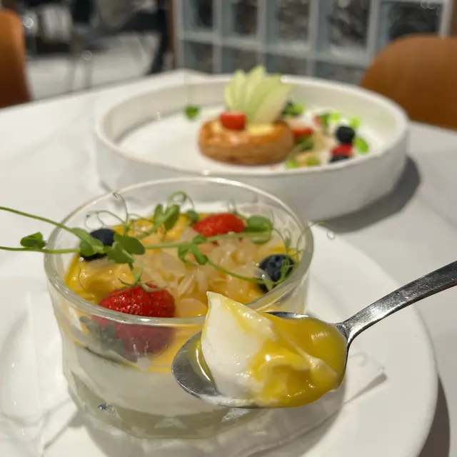 意式奶凍配芒果甘露