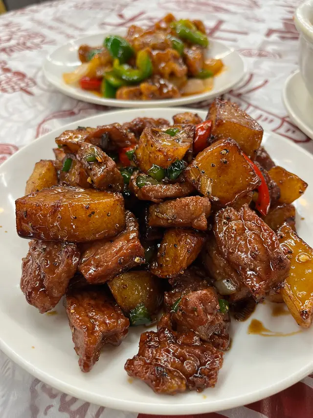 黑椒薯仔牛柳粒