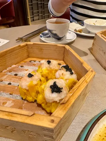 黑鱼子豚肉北菇烧卖