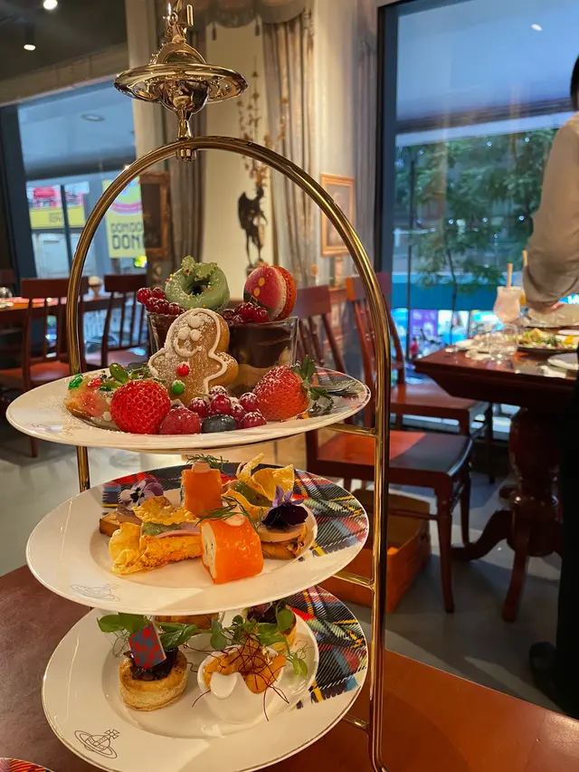 令人興奮嘅High  Tea  set