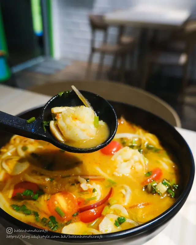 冬蔭功蝦球湯金邊粉