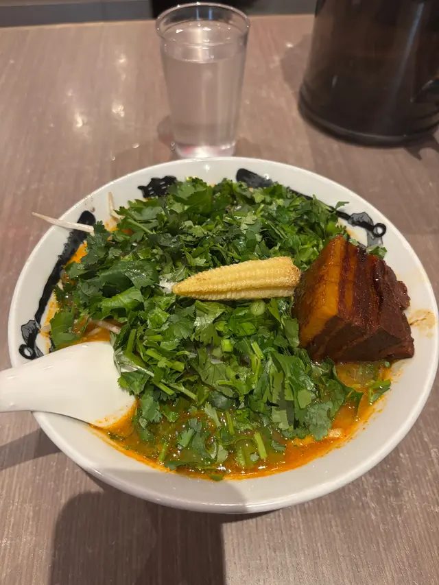 芫荽辣麻味噌拉麵