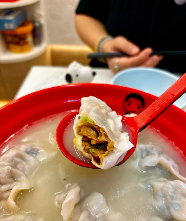 咖喱椰菜鮮肉餃