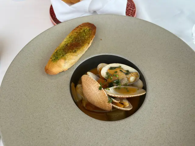 Clams with Seafood Sauce