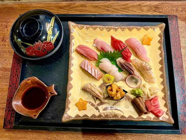 魚生都新鮮 海膽好甜😍😍