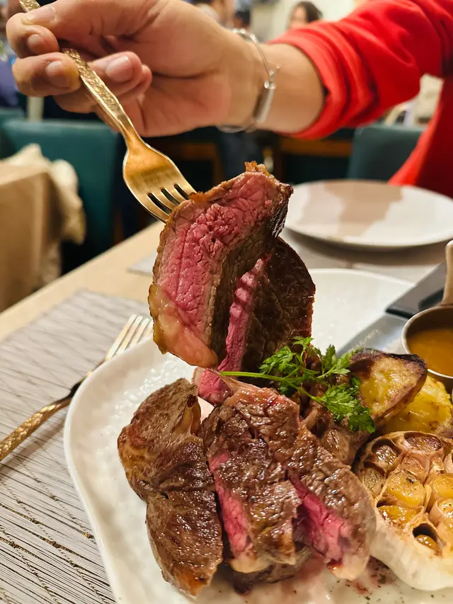 烤美國安格斯肉眼扒配露絲瑪莉汁