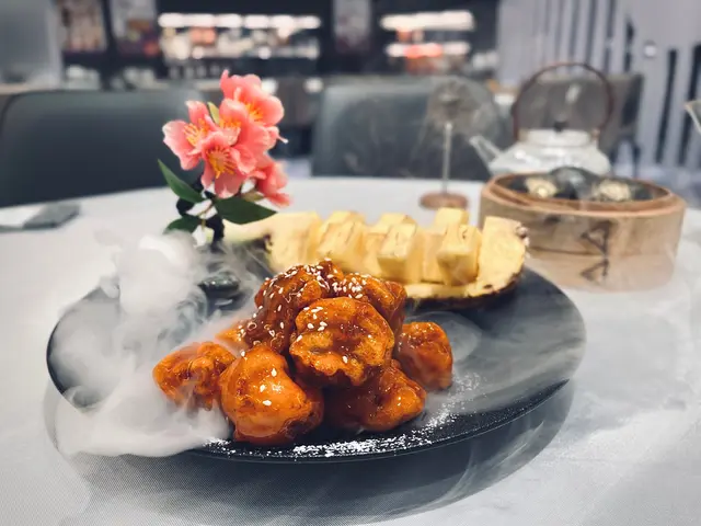 咕嚕鳳梨黑毛豬肉